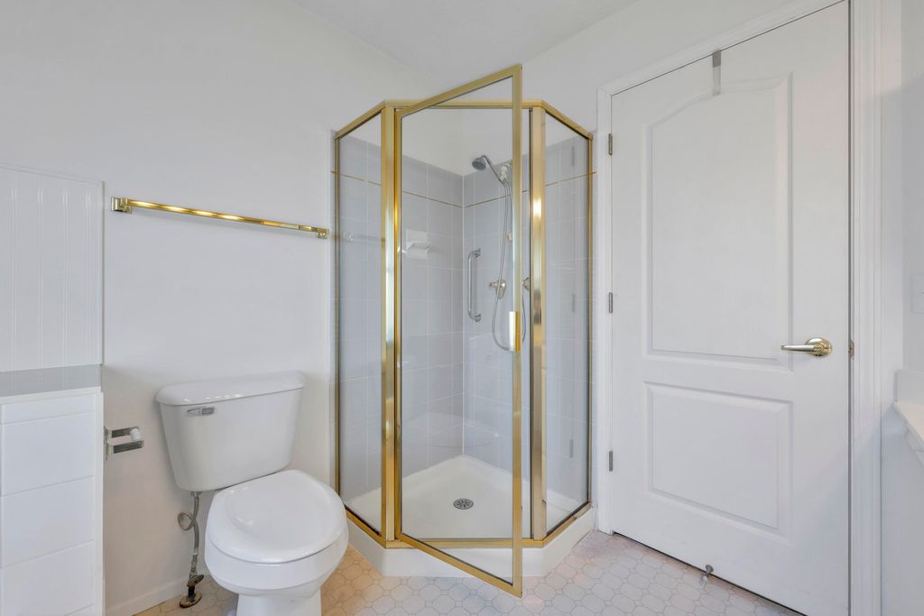 listing image 1104899506202553531