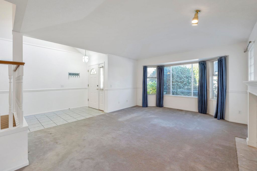 listing image 1107576792974272561