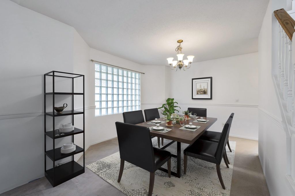 listing image 1104030364856557830