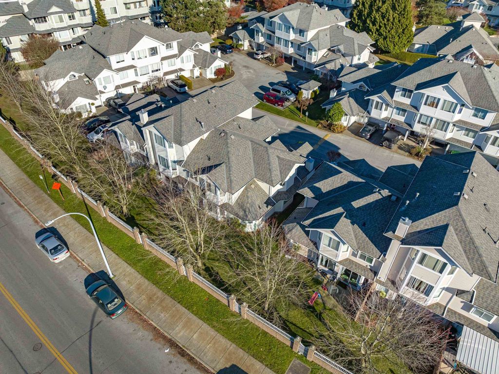 listing image 1103789576105602603