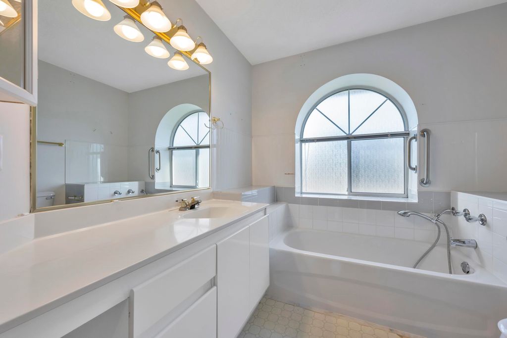 listing image 1106400385153704663