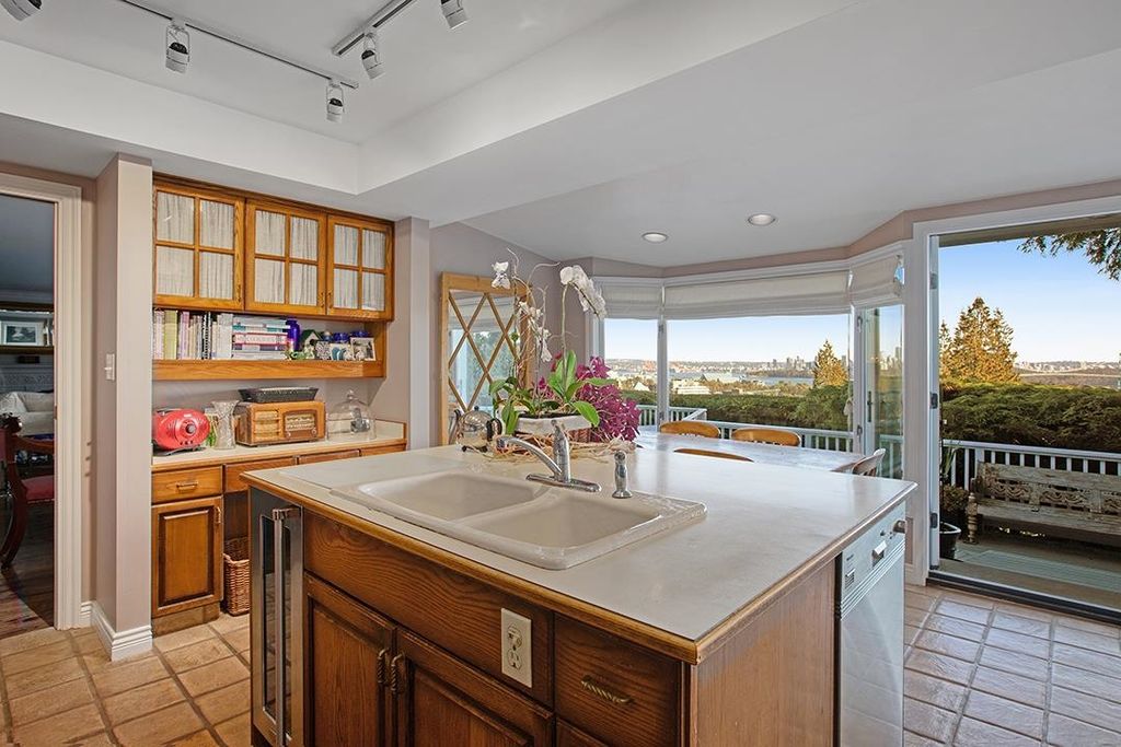 listing image 1104412284516291966