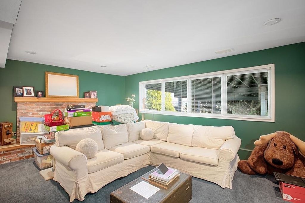 listing image 1101404626924439442