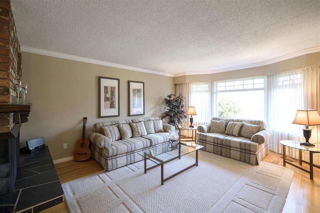 listing image 1100686236804160815