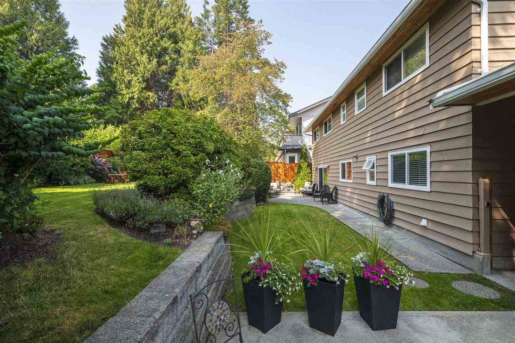 listing image 1104804133790792848
