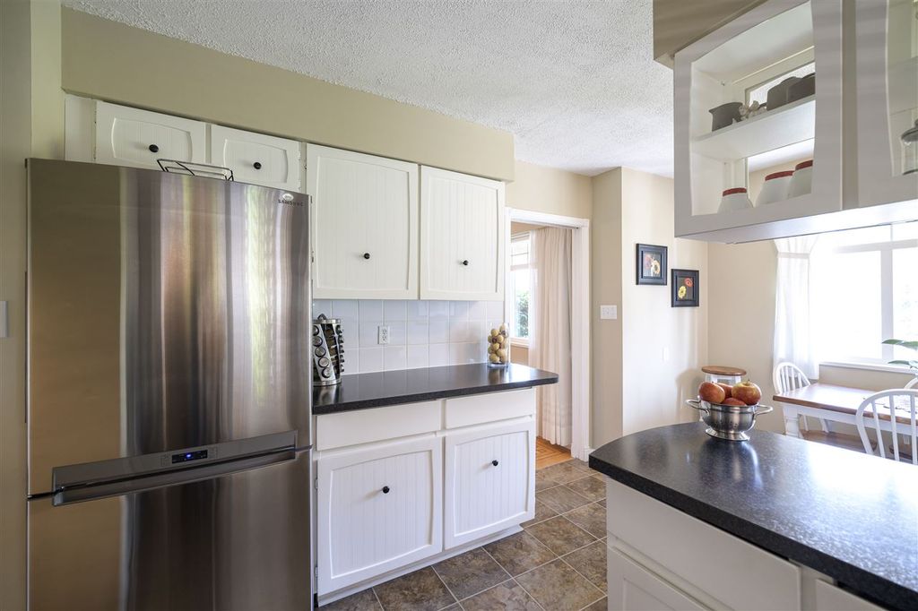 listing image 1105286175546478736