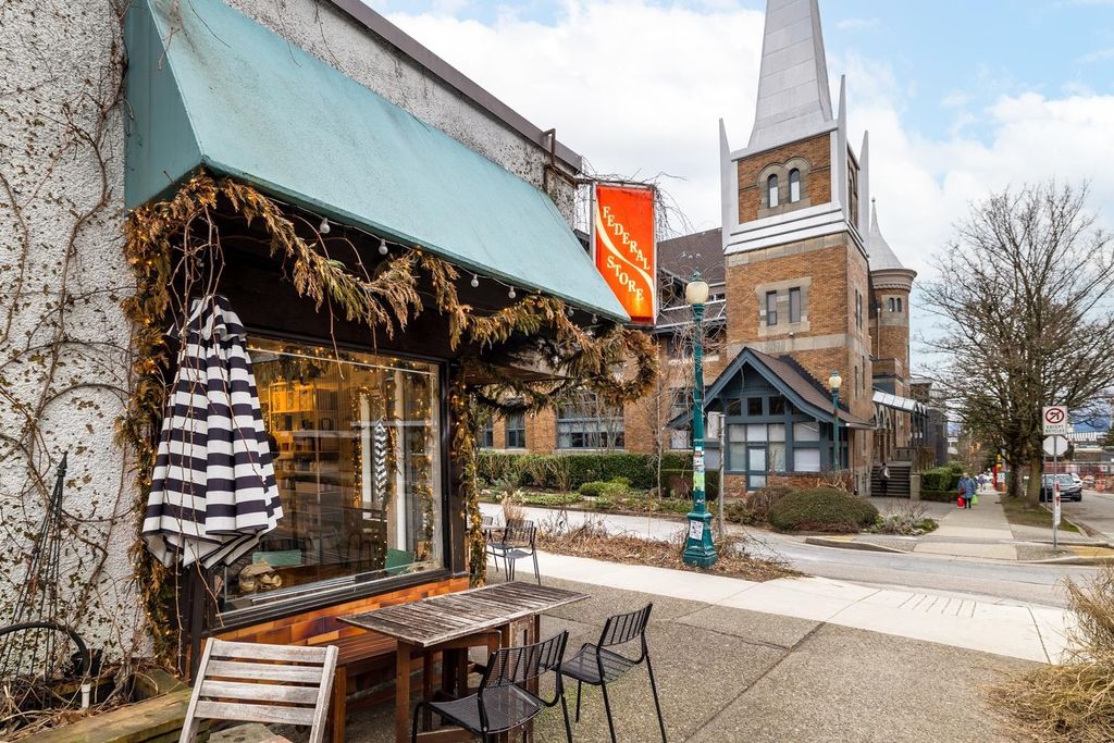 listing image 1100009394258581245