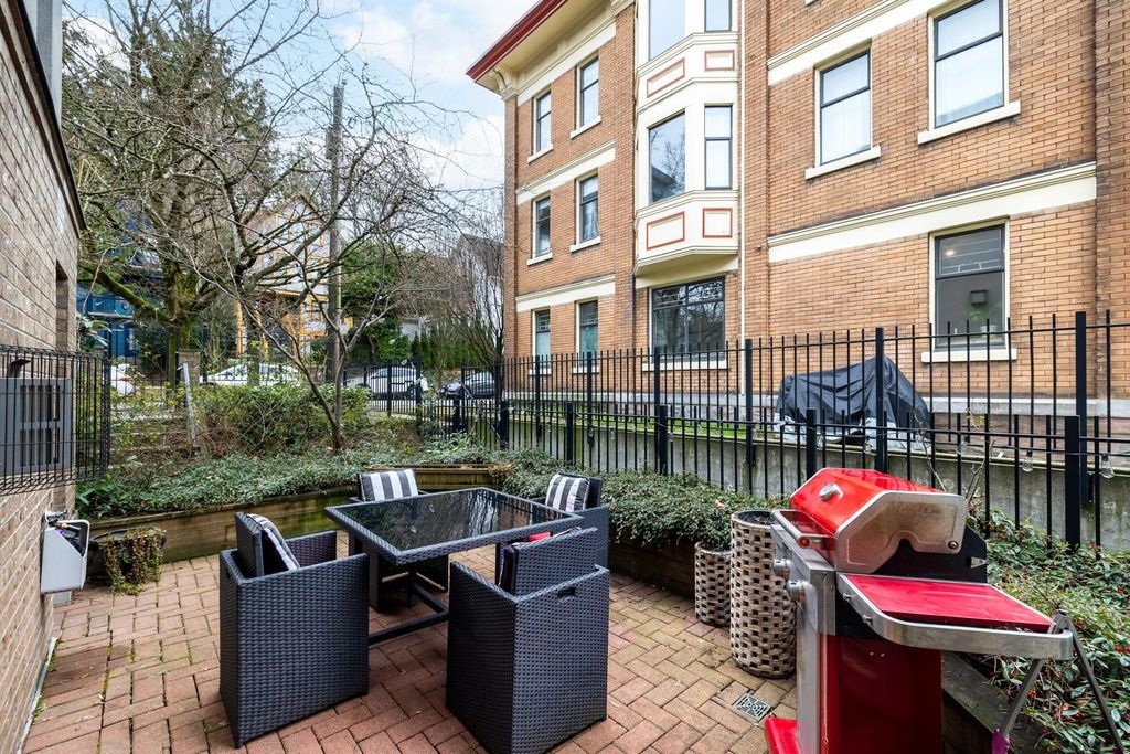 listing image 1102645294413180209