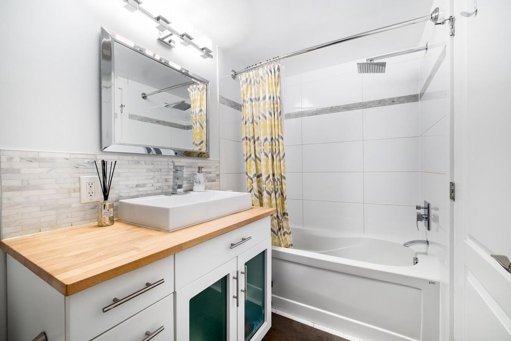 listing image 1109880541978261806