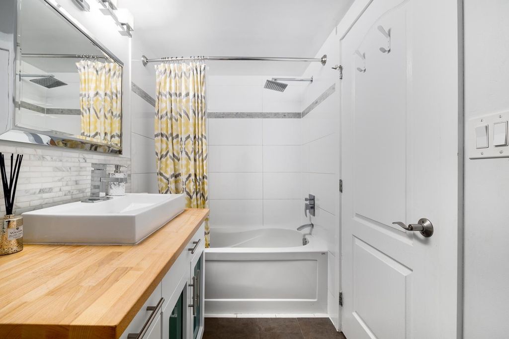 listing image 1105531551854527886