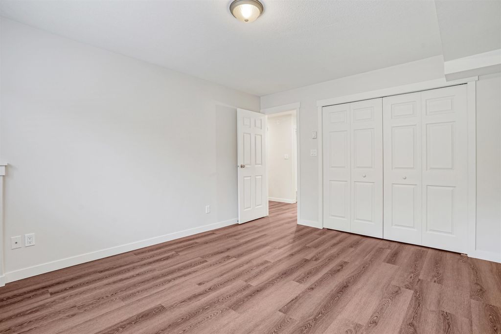 listing image 1103480652087208959