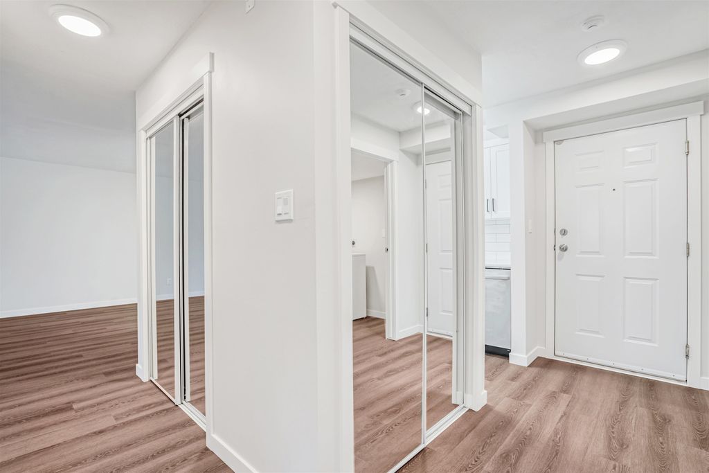 listing image 1104536325572299871