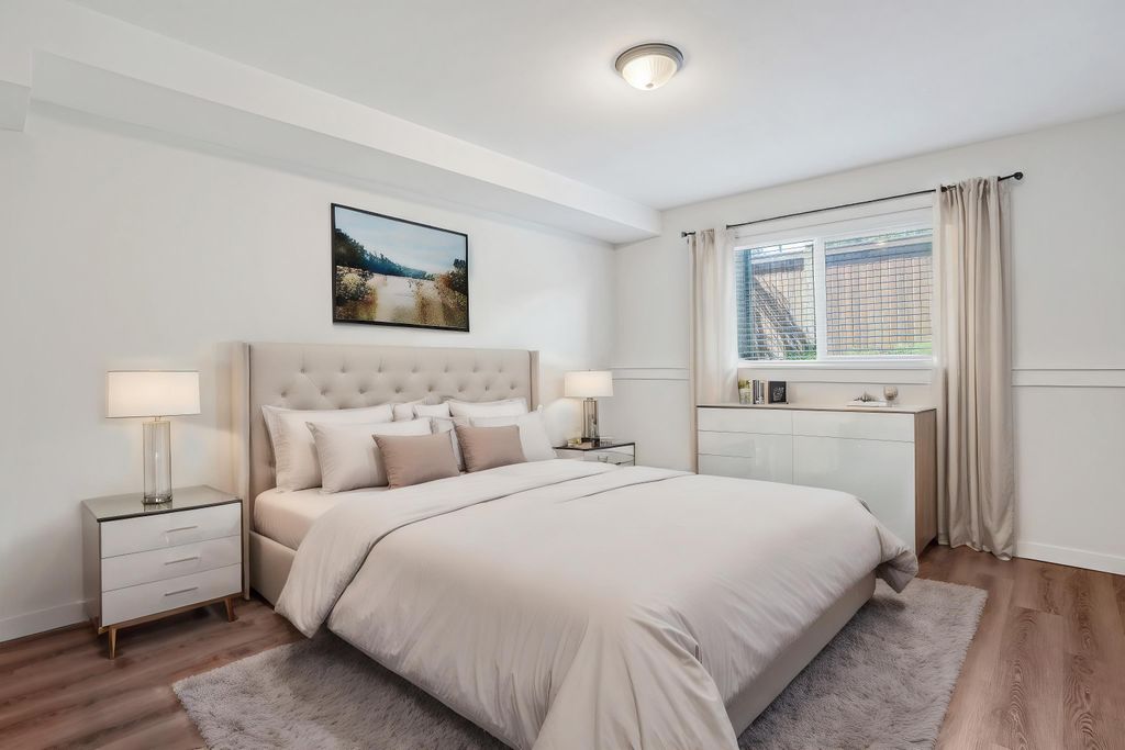 listing image 1101863353402091775