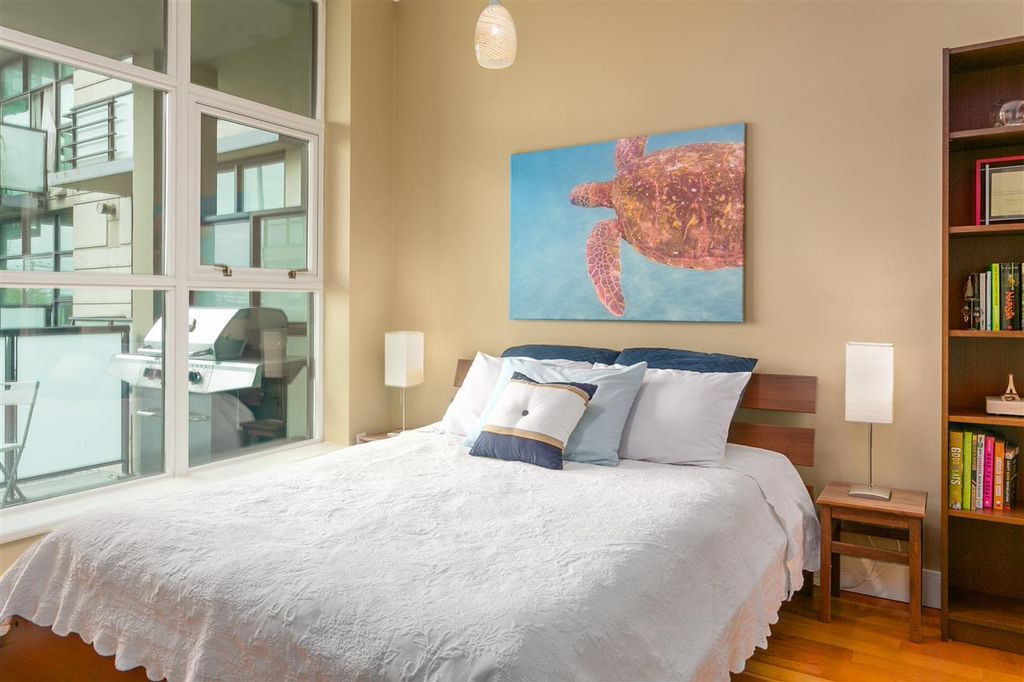 listing image 1101484182922853380
