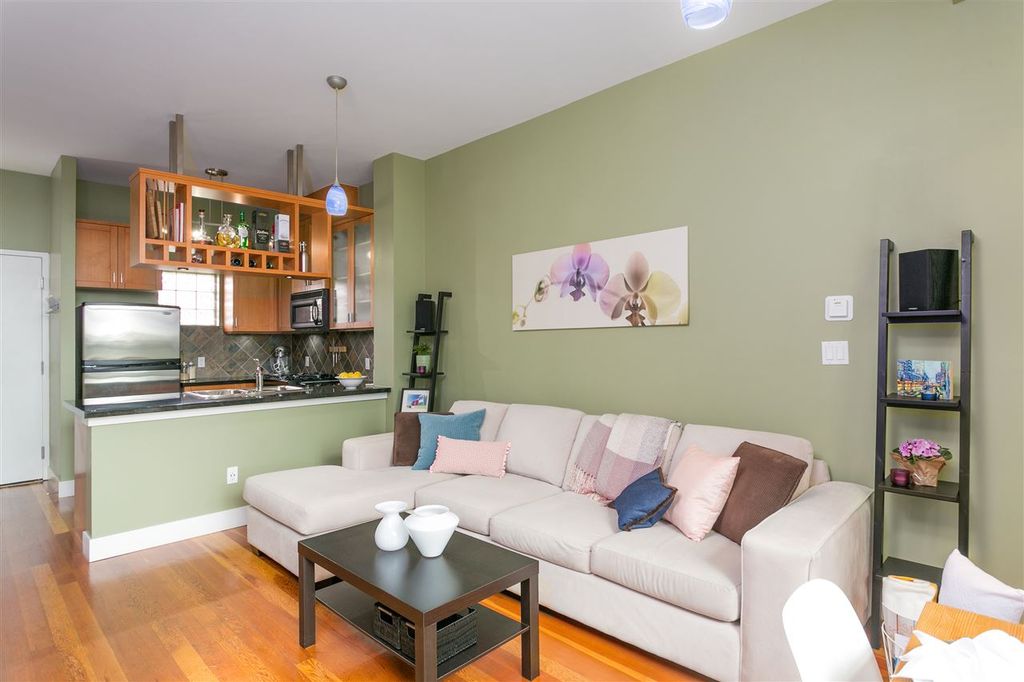 listing image 1100497345966611440