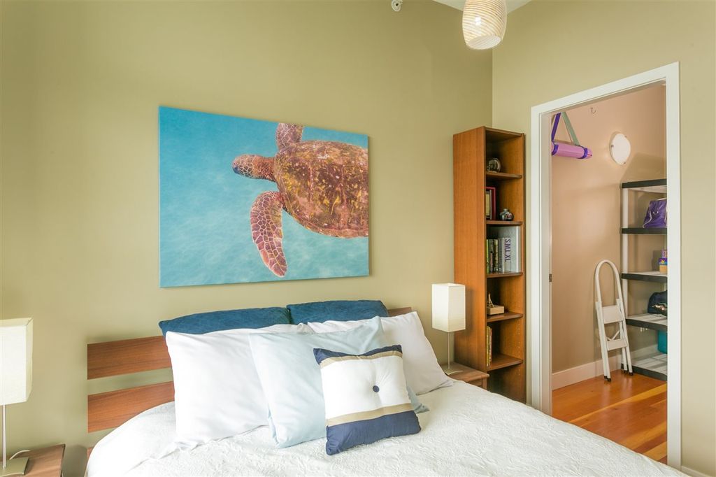 listing image 1101795673834230956