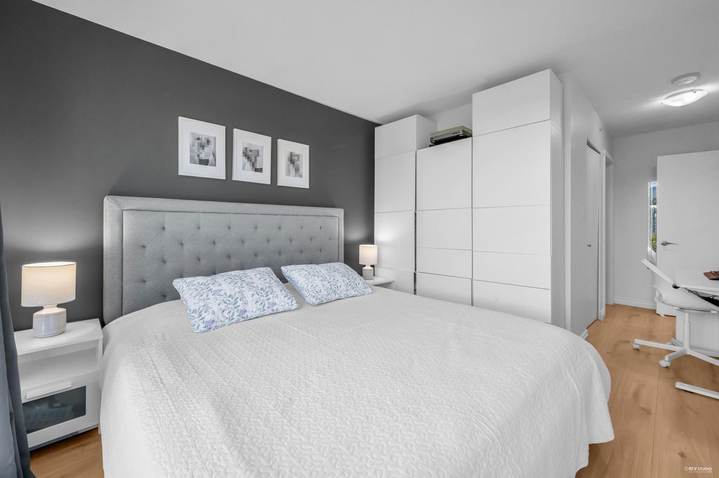 listing image 1101081360840543197