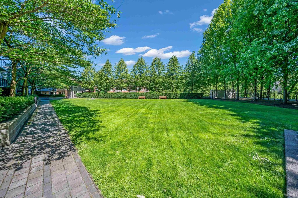 listing image 1102866956884677263