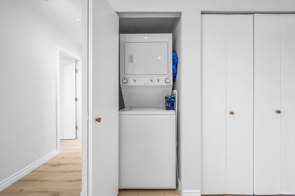 listing image 1109650247583424847