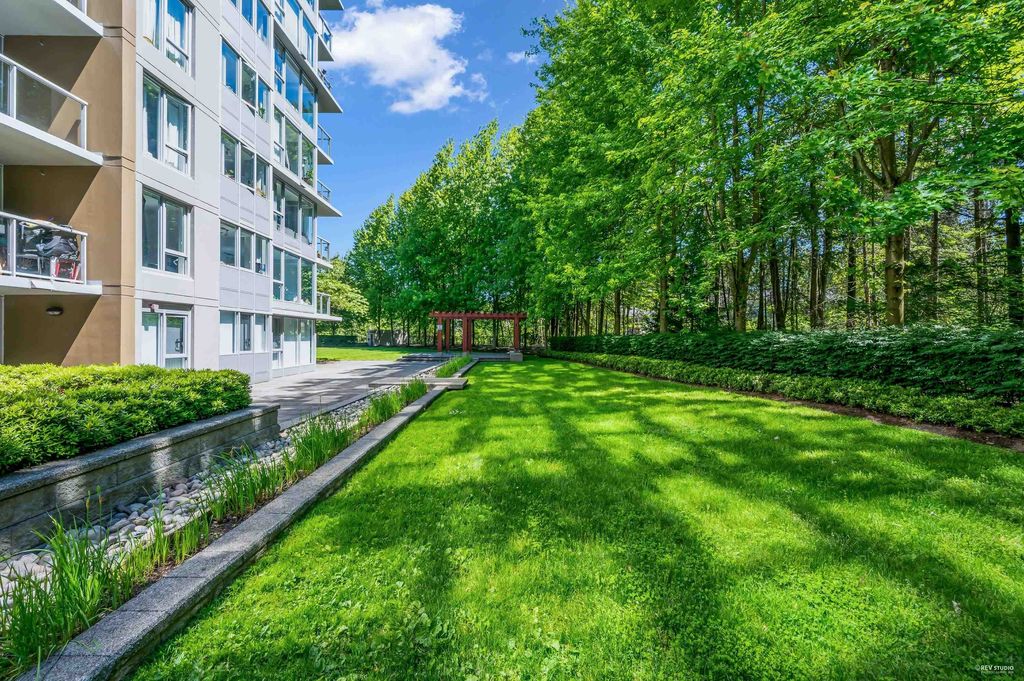 listing image 1100472546884937229