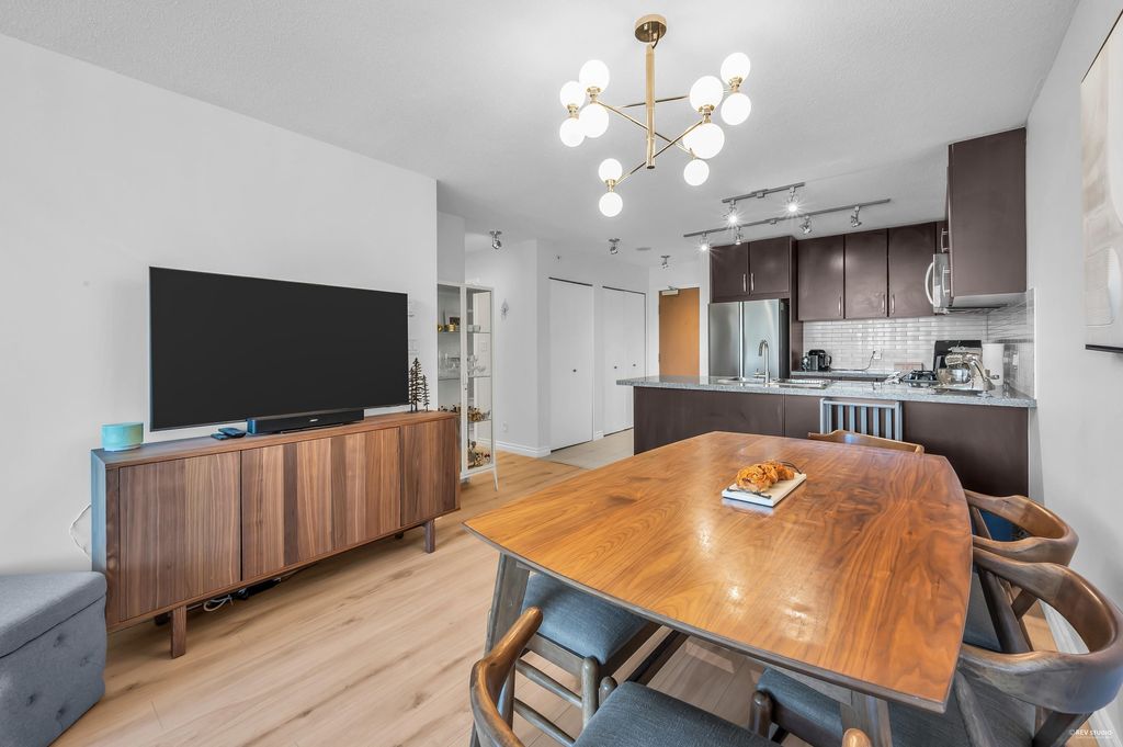 listing image 1106666917654865209