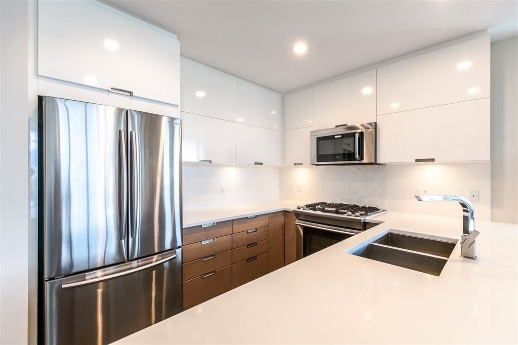 listing image 1104511724215265037