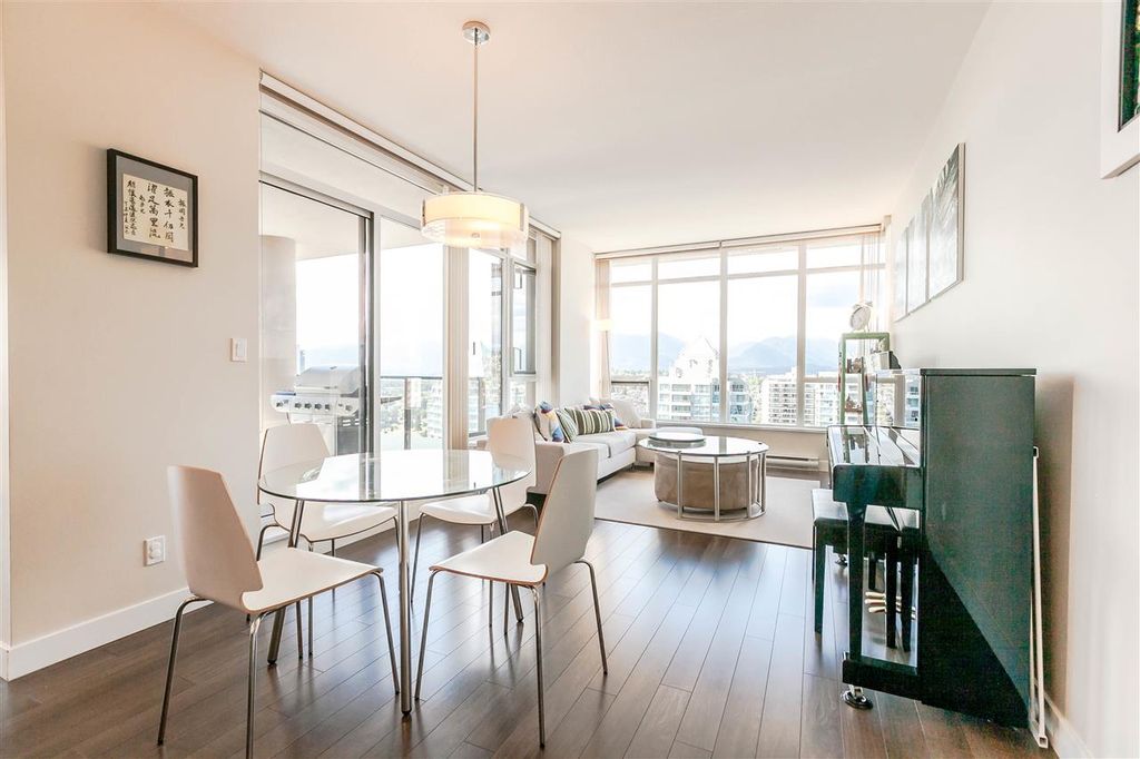 listing image 1104786180430456534
