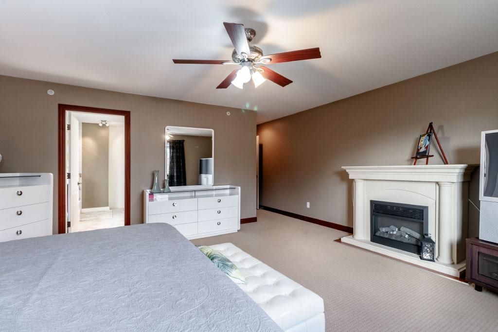 listing image 1106596158470209278