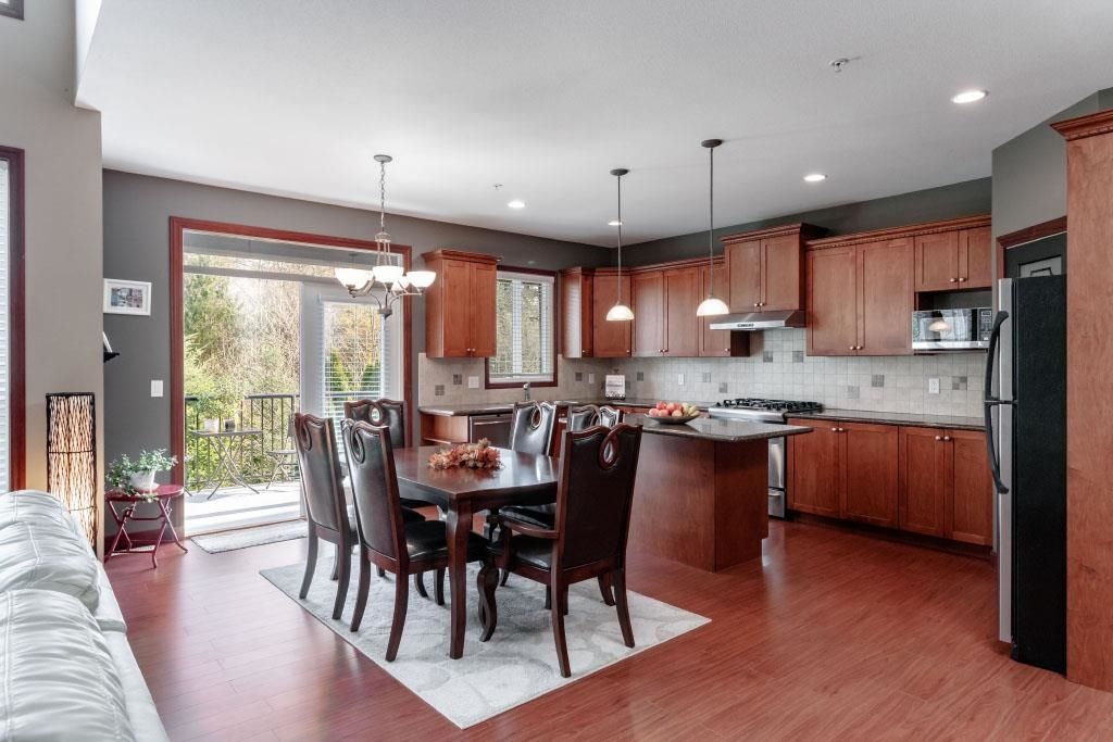 listing image 1105700318939832129