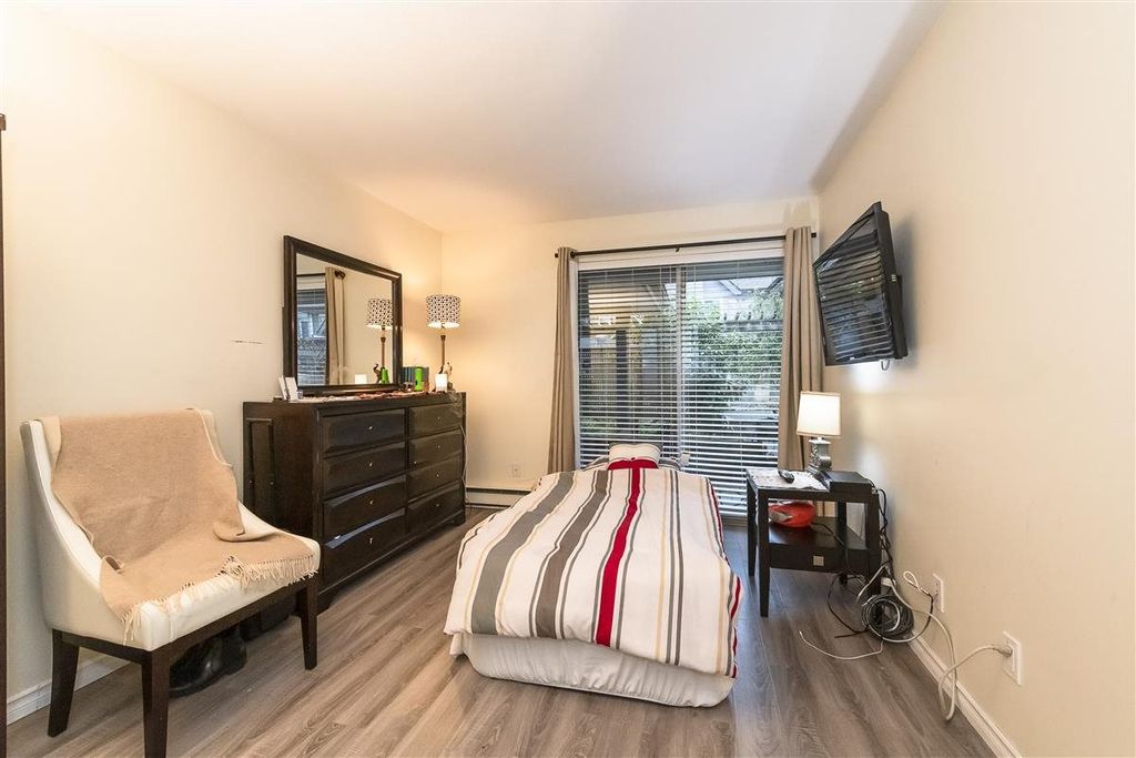 listing image 1104946432131165260