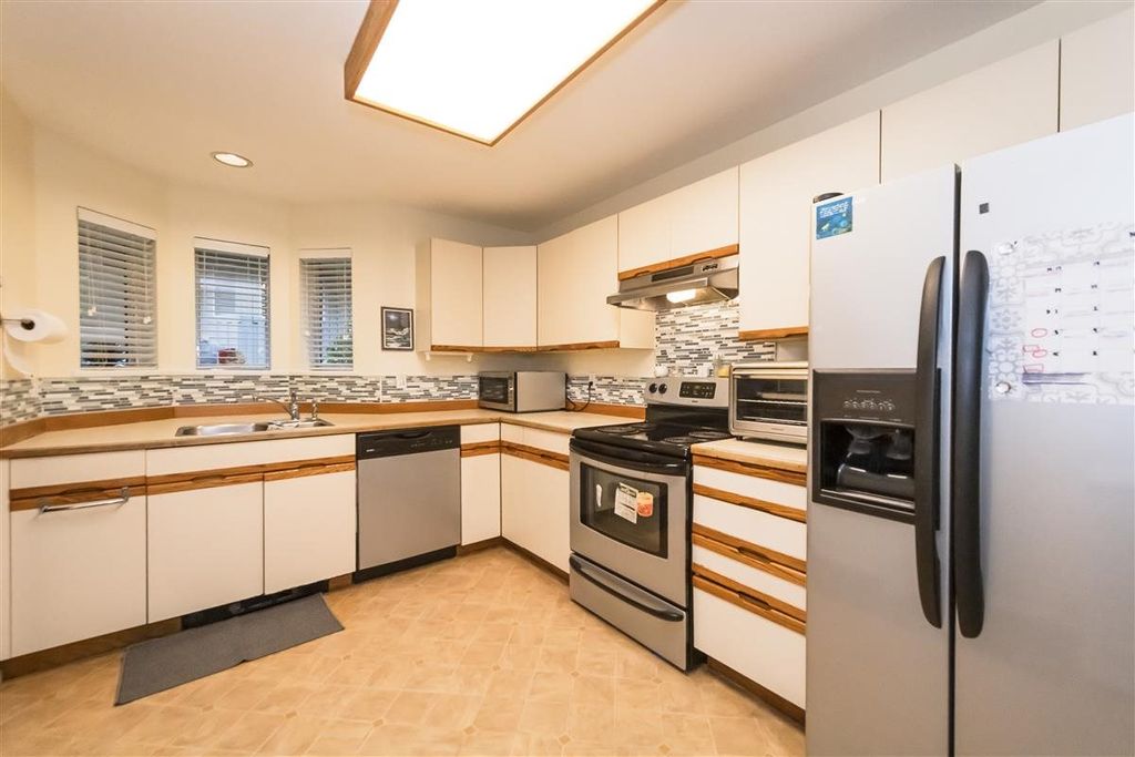 listing image 1107071238432922570