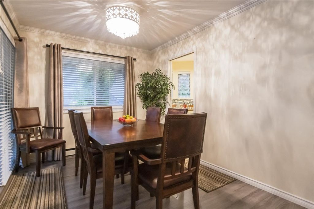 listing image 1109672244344353595