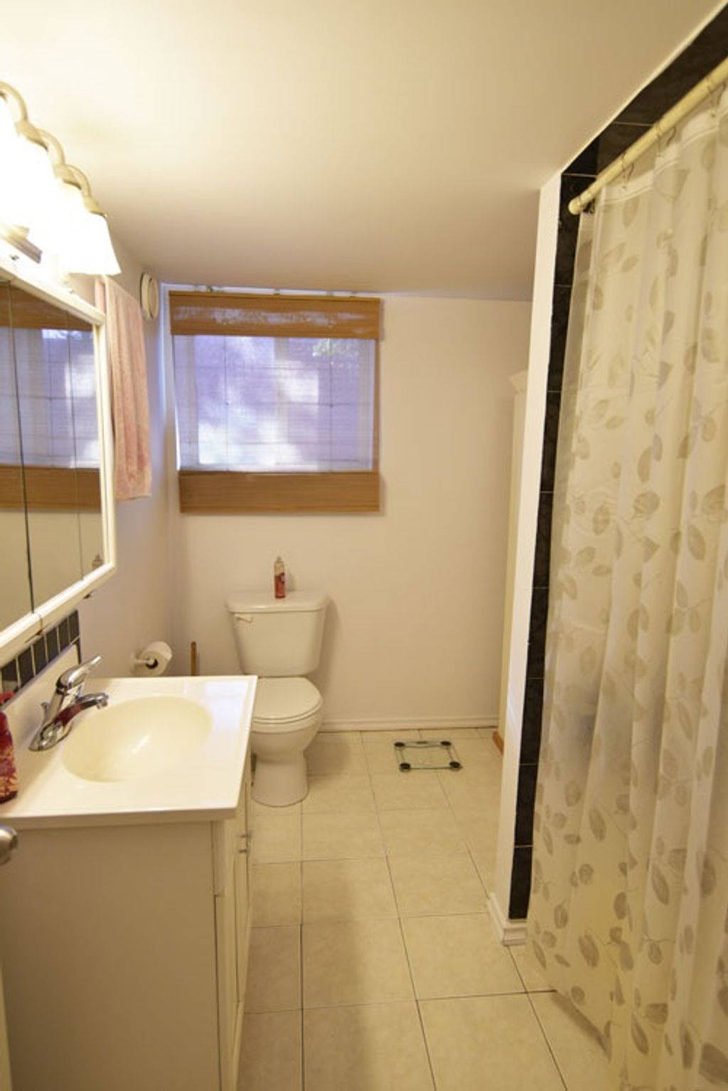 listing image 1102271371937929075