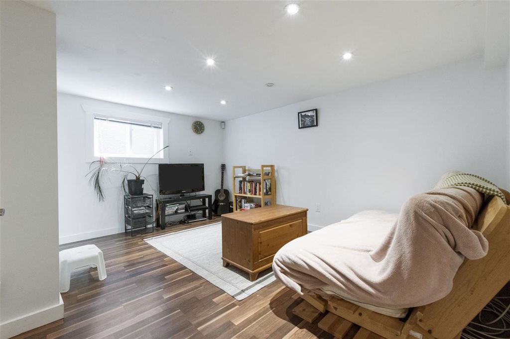 listing image 1102015780693459452