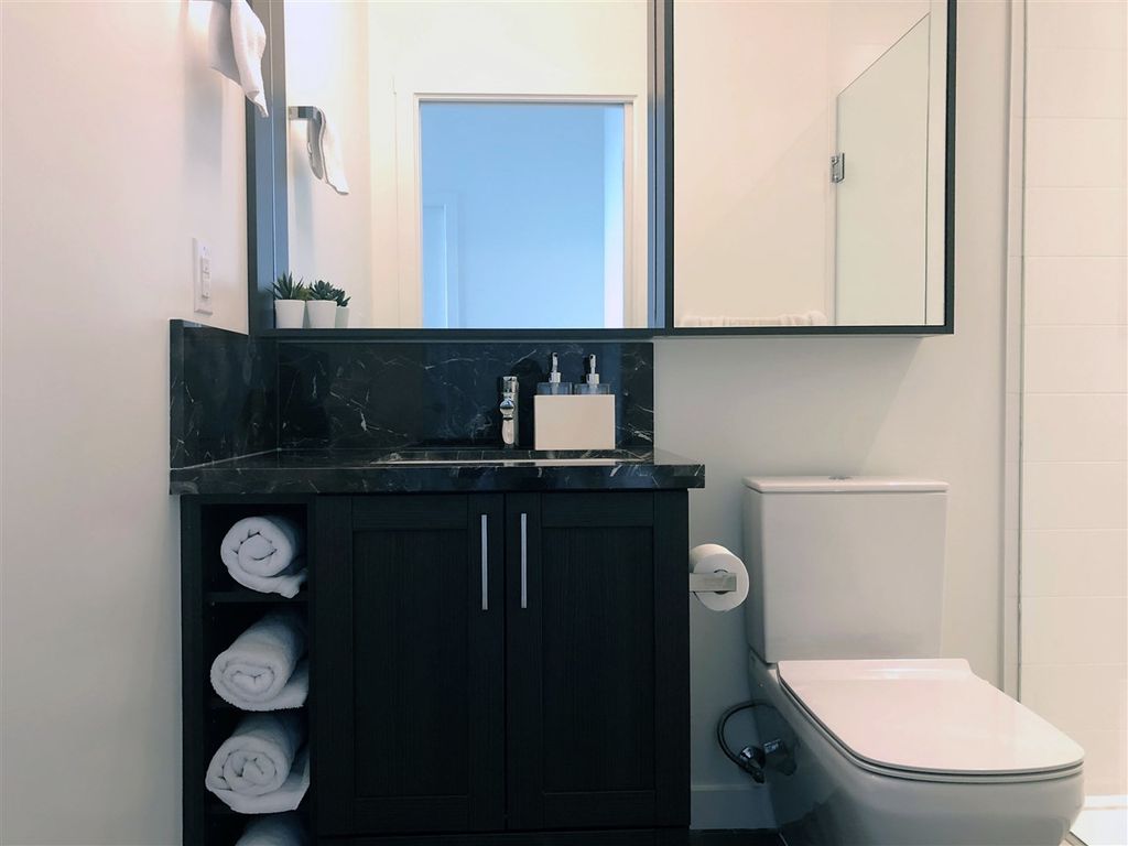 listing image 1103075359830546260