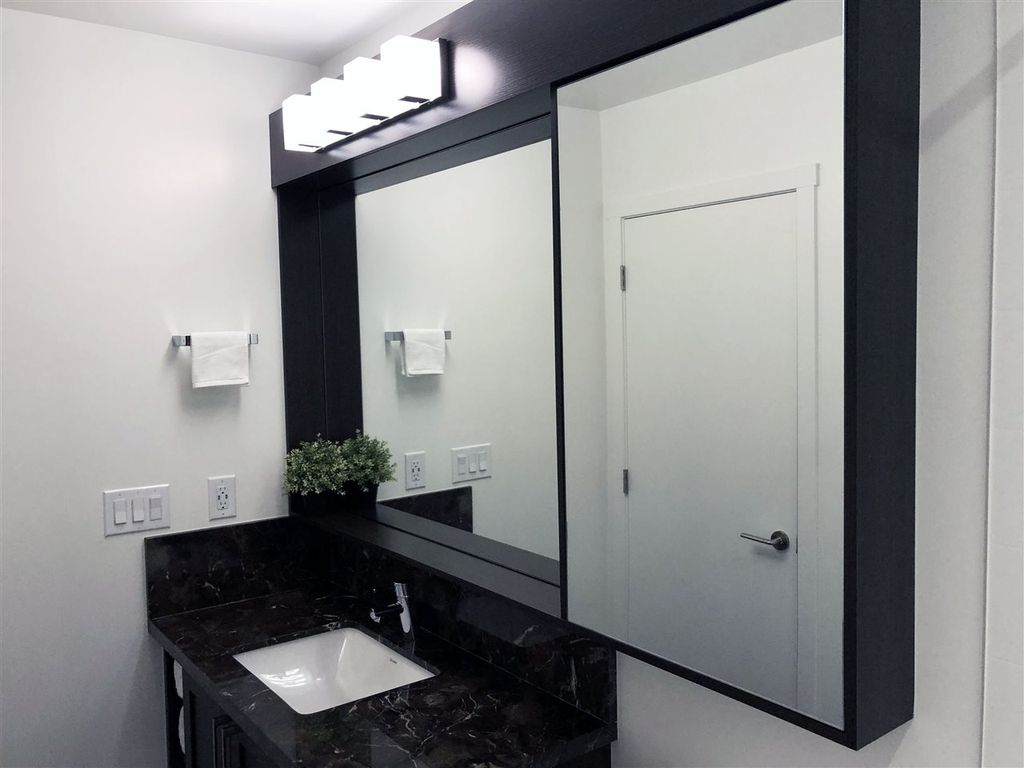 listing image 1106540790609221388