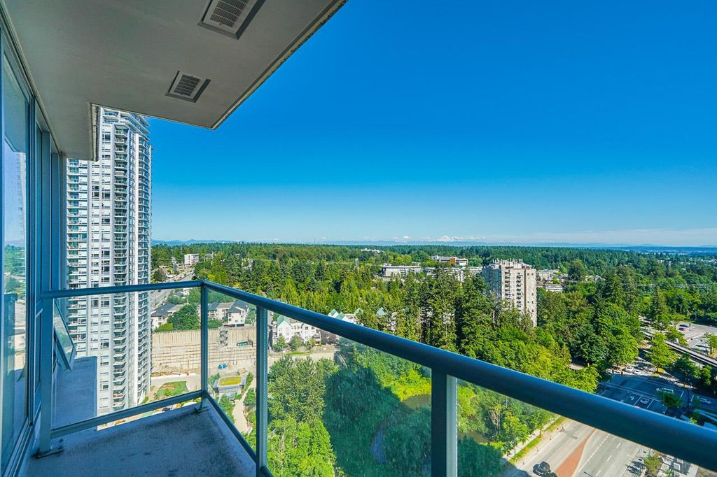 listing image 1106581601895670081