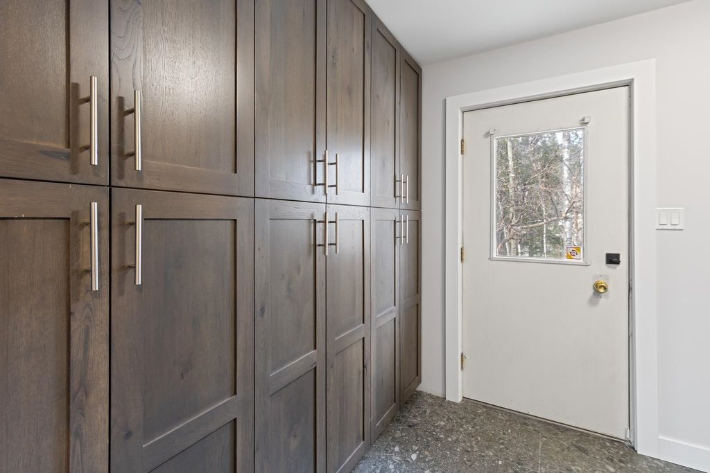 listing image 1107596381918821865