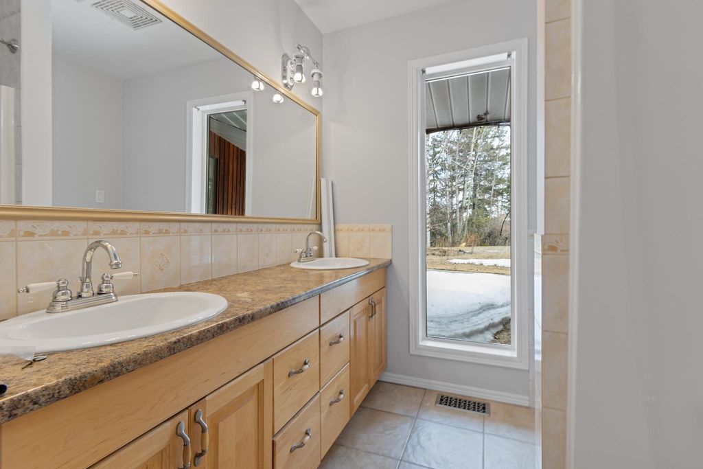 listing image 1102072200859312594