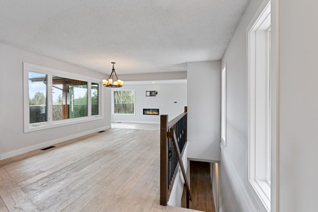 listing image 1109928365273280506