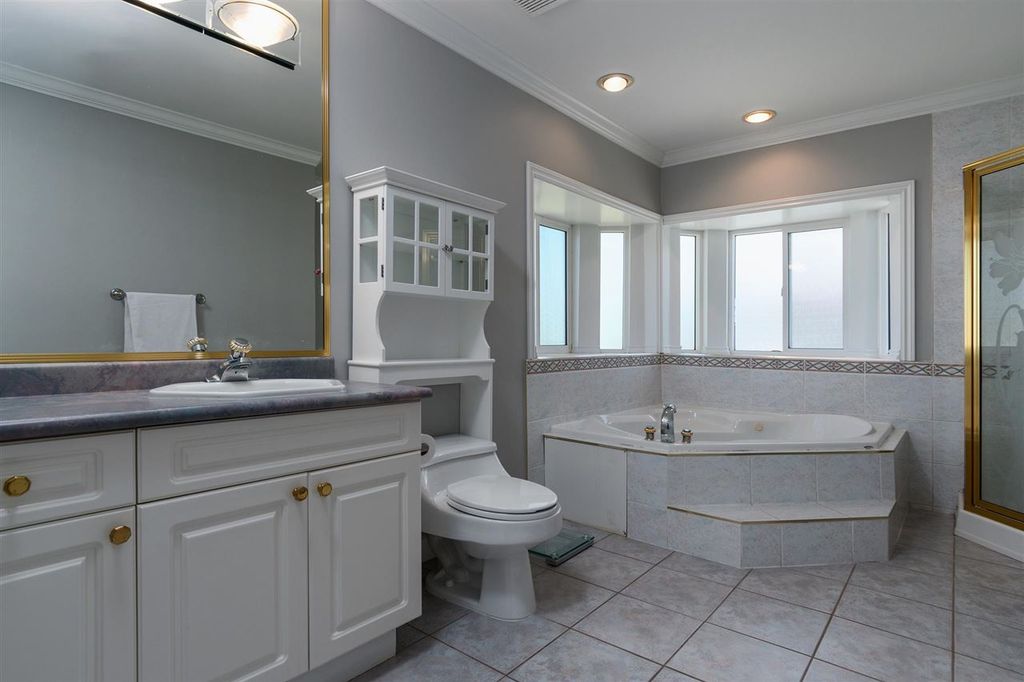 listing image 1100169611380434642