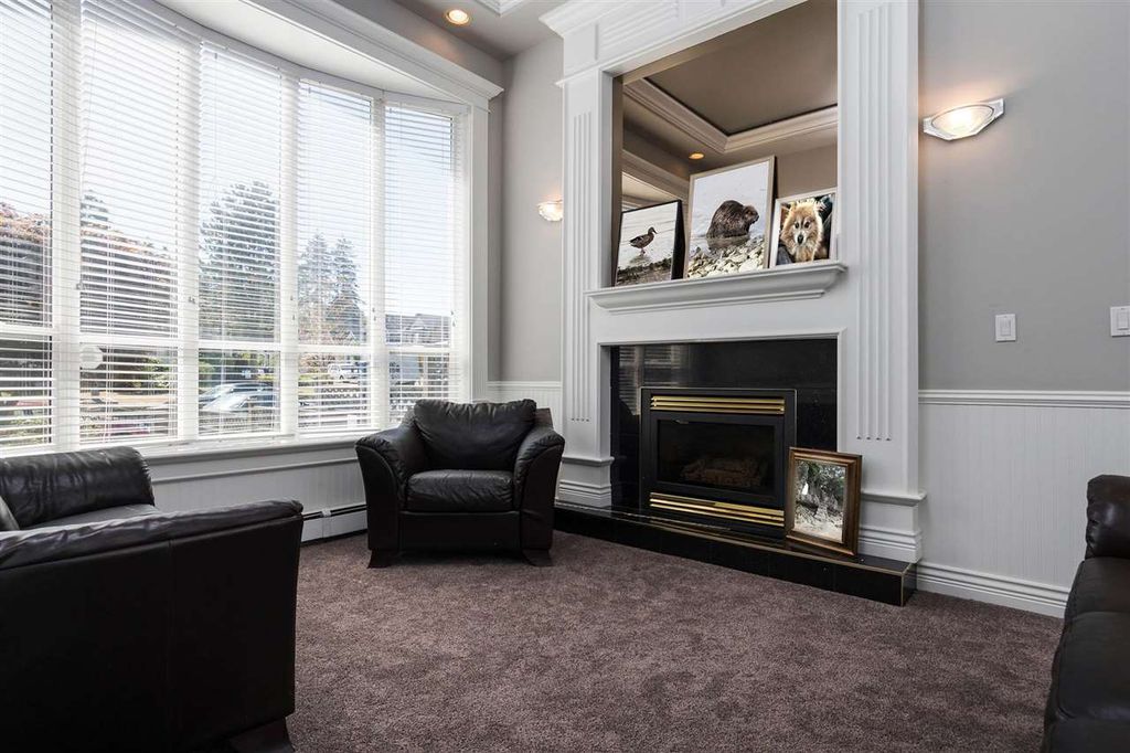 listing image 1104449545766406273