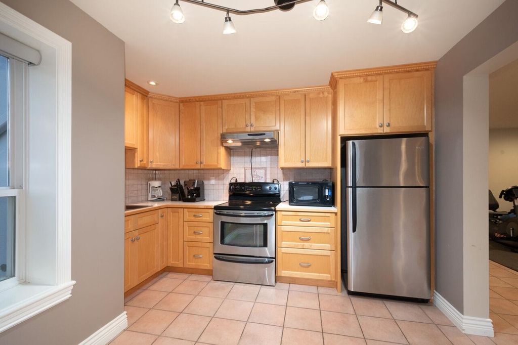 listing image 1102885534711950015