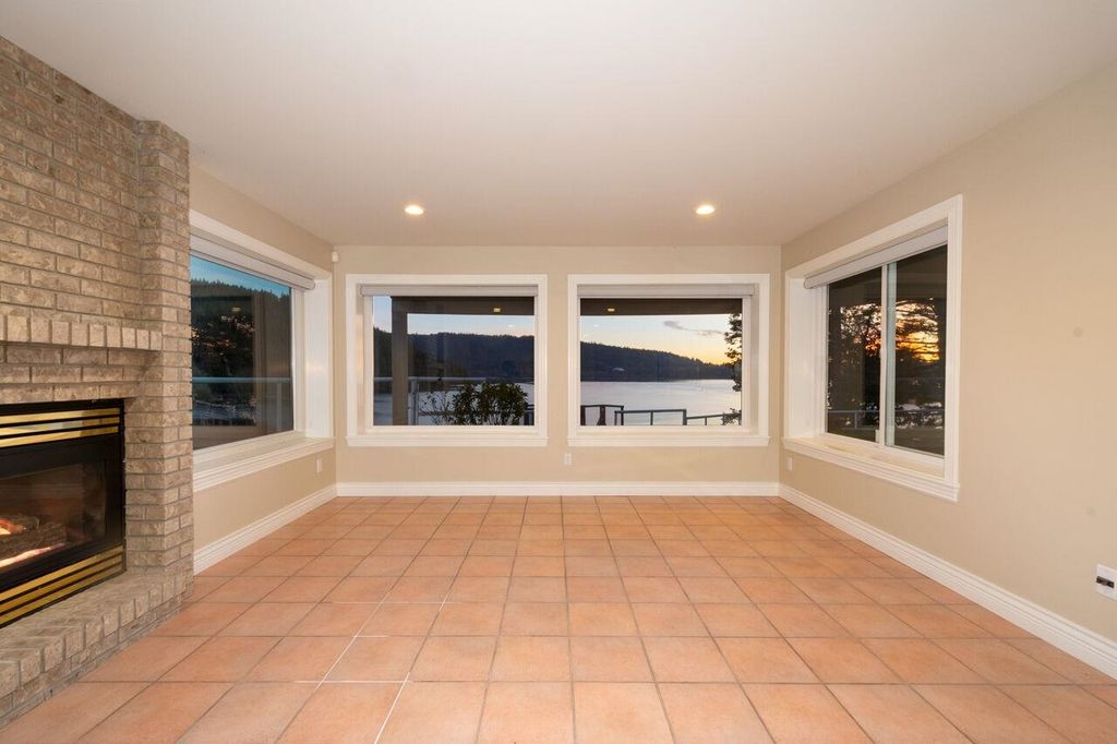 listing image 1103535586468562627