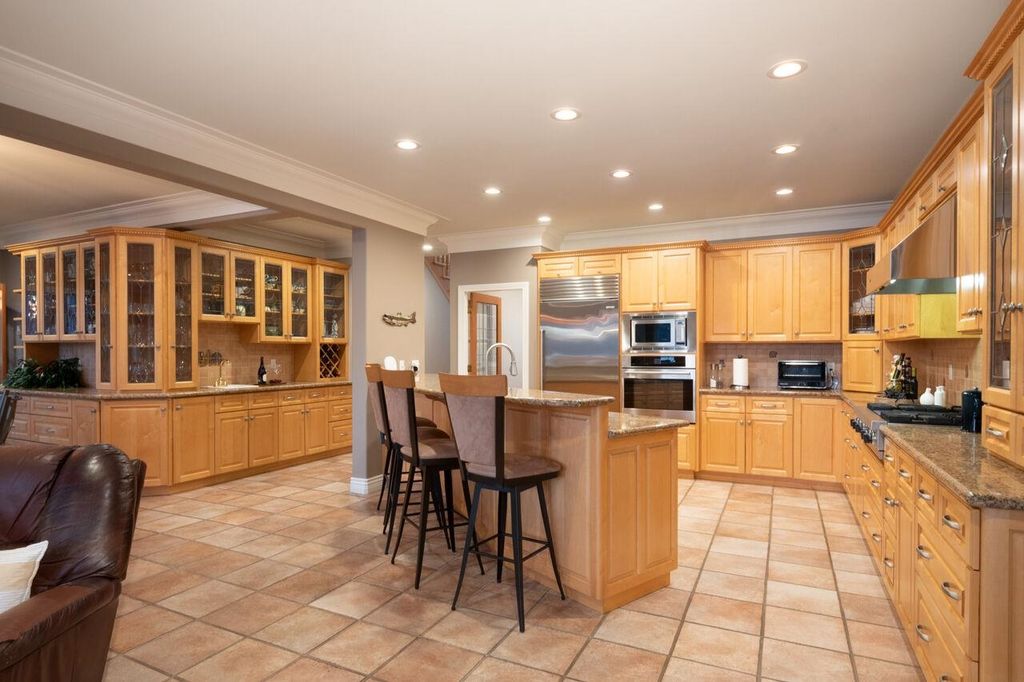 listing image 1100061333454172253