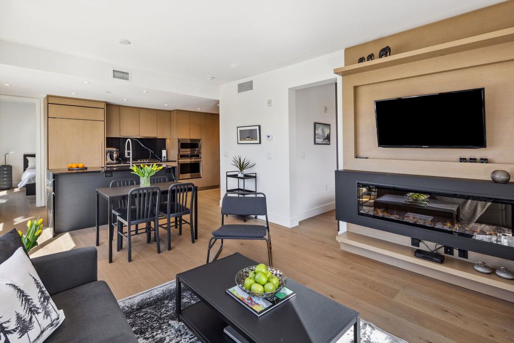 listing image 1108138600767158541