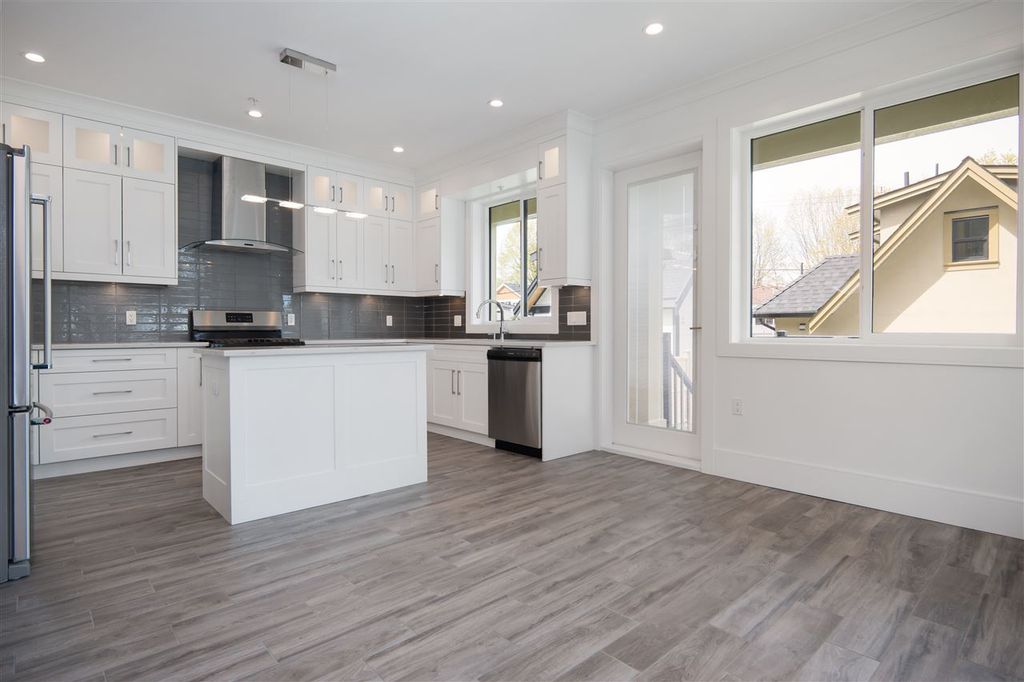 listing image 1109247121189252769