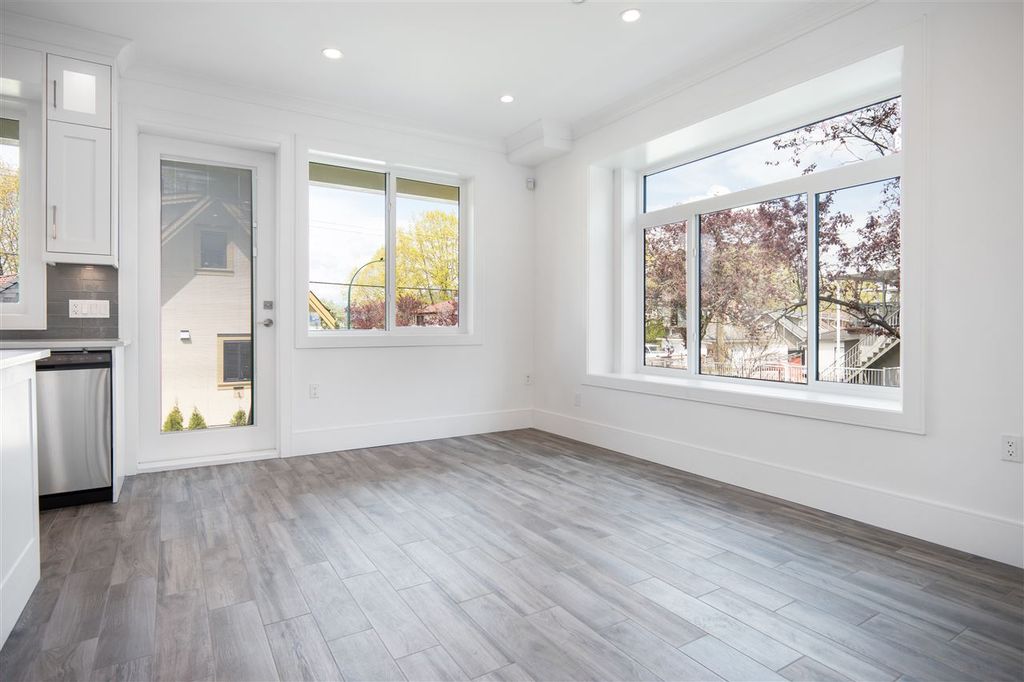 listing image 1109819196650675748