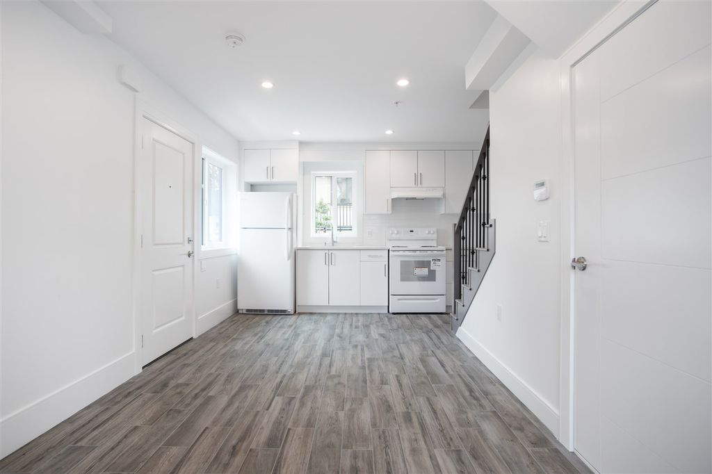 listing image 1109891437572960886