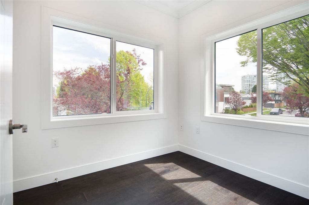listing image 1103039616407924272